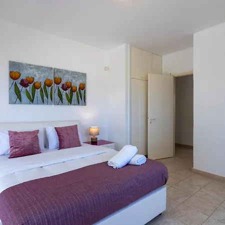 Lime 3-bedroom In פרוטאראס