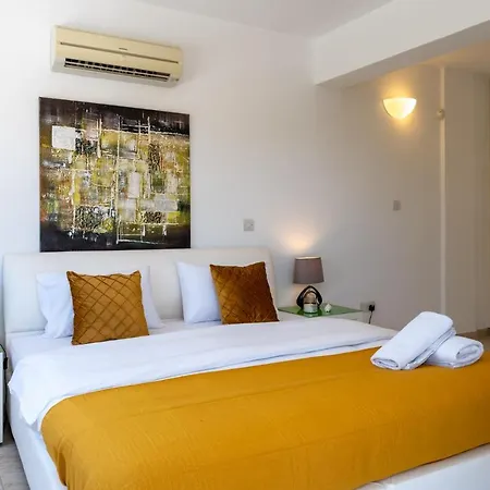 Lime 3-bedroom In Villa