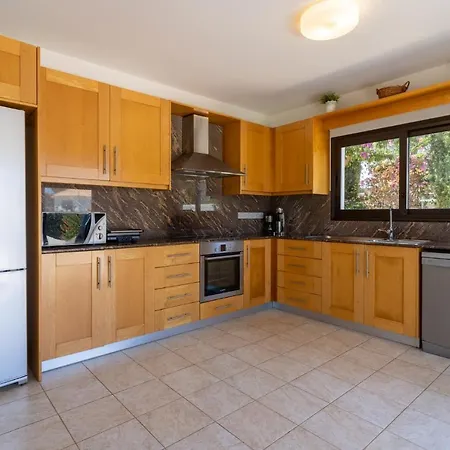 Lime 3-bedroom In Villa *
