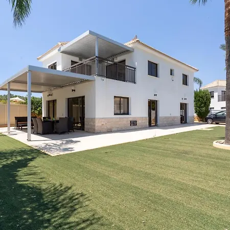 Lime 3-bedroom In Protaras
