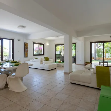Villa Lime 3-bedroom In *
