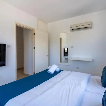 Lime 3-bedroom In Villa Protaras