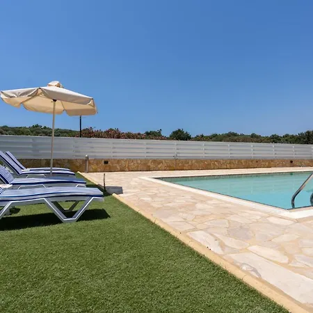 Lime 3-bedroom In Villa