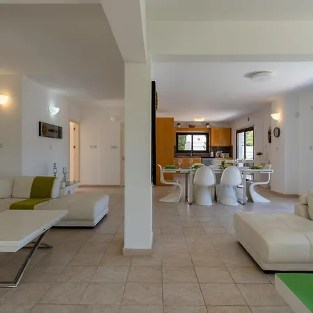 Lime 3-bedroom In